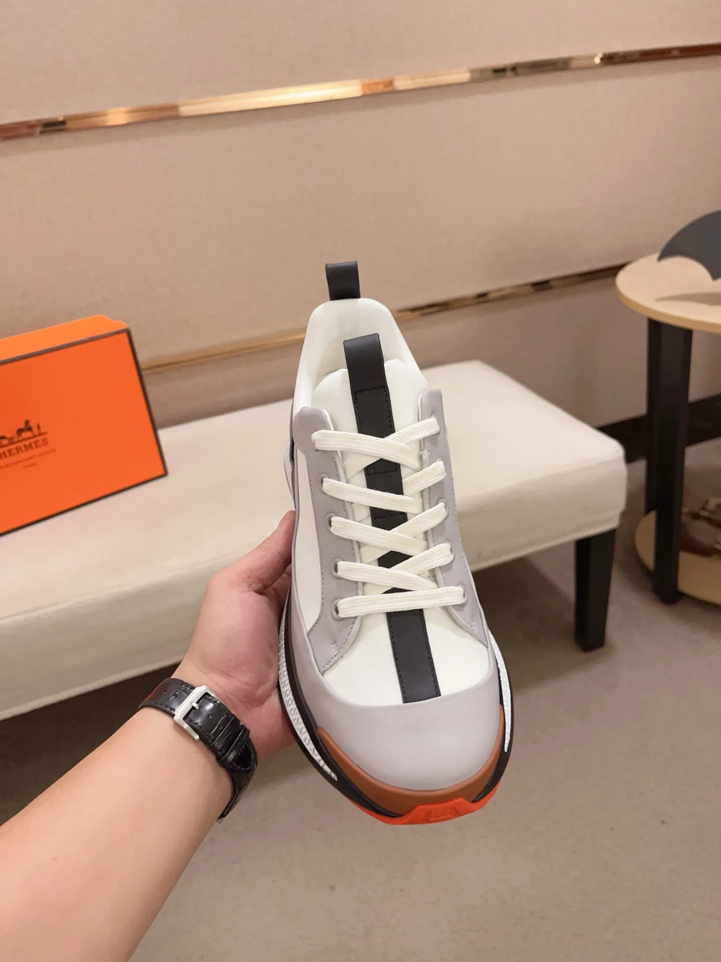 Men's clothing and shoes💰: 660💰《HERMES》【Classic Original Version】Hermès; Top 🔝 Purchasing Agency 🔍🔍Men’s latest 🇺🇸 counters are on sale simultaneously, original imported from Italy ▲▲Silk cowhide with breathable fabric ▲▲ (high-end and expensive Qi·Grade) Exquisite workmanship (Italian 🇮🇹Imported water-dyed 🐂cowhide lining) Sole: Original sole provided by the original factory, ⚠️Exclusive double-layer activity·TPR·Rubber·Combined molded outsole; Super·comfortable·wear-resistant·non-slip·environmental protection The real thing is more beautiful if you take the real thing (high quality, follow the order), you can enter and exit the counter at will * Number of yards: 38·39·40·41·42·43·44# (can be customized 45.)